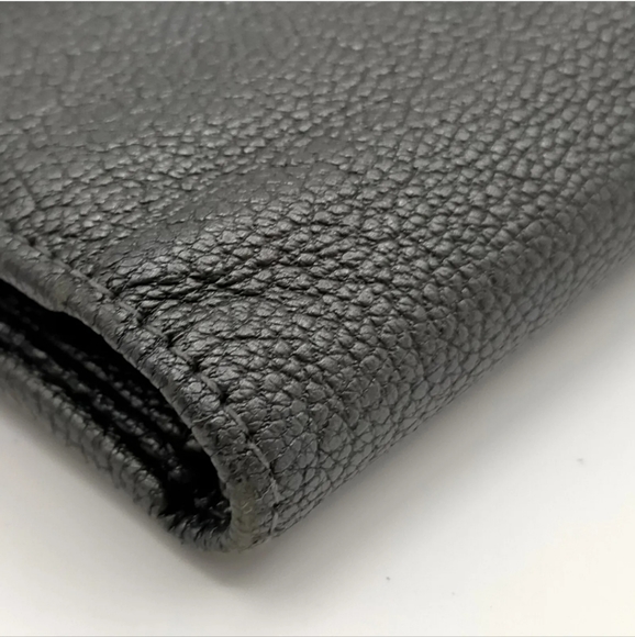 CHANEL Long Bifold Coco Button Black Leather Wallet - Picture 2 of 8